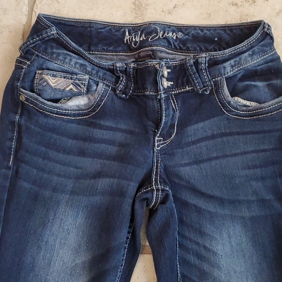 🔥5/$22 Low rise blue jeans - Picture 2 of 4